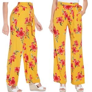 NWOT Guess Plazzo Pants.